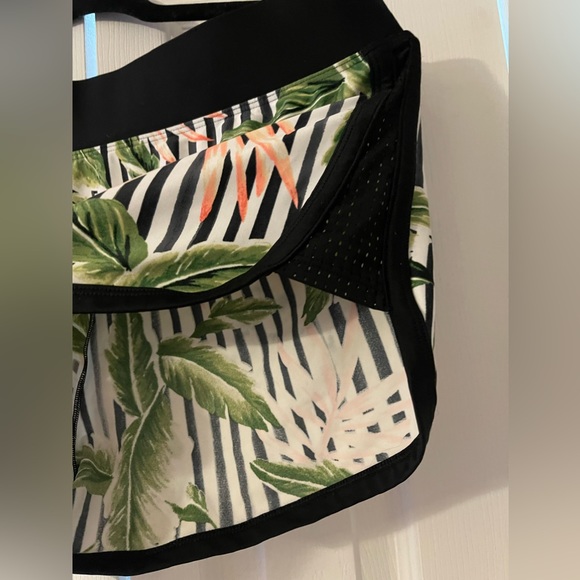 Body Glove Active Pulse Samoa Swim Shorts - athletic activewear shorts - LARGE - Picture 5 of 14